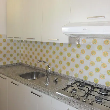 Vila With Shared Pools