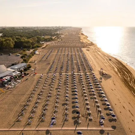 ヴィラ With Shared Pools ビビオーネ